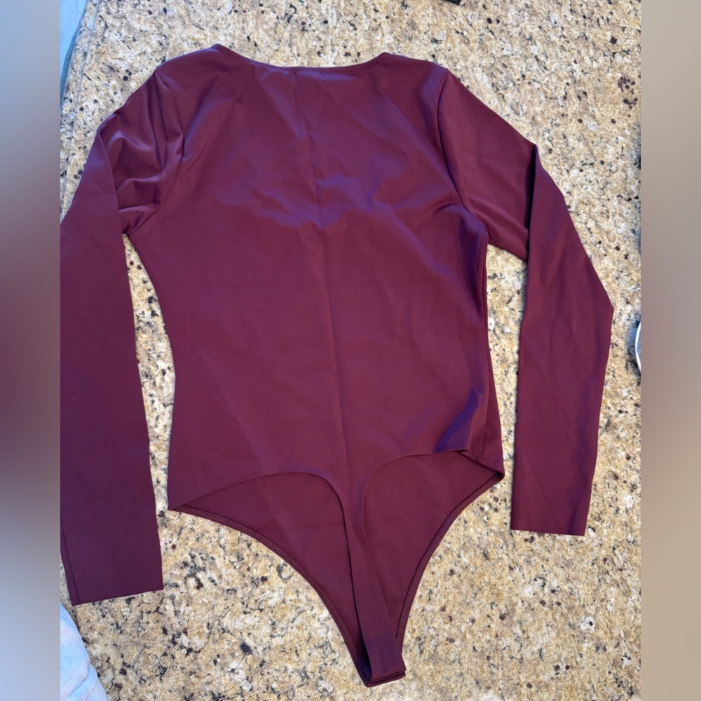 Good American Burgundy Long Sleeve Bodysuit - Picture 2 of 4